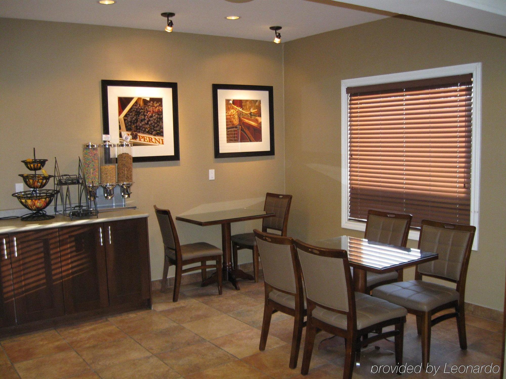 Sigma Inn & Suites Hudson'S Hope Hudsons Hope Restaurant photo
